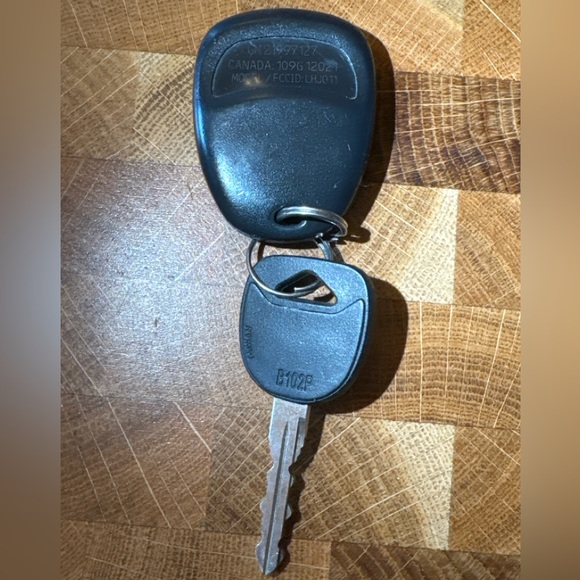 GM Keyless Entry Remote - Picture 2 of 2